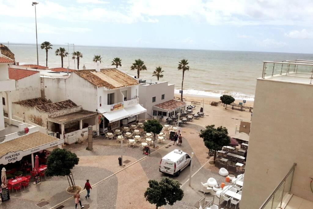 Appartement Magnifique Duplex Avec Piscine En Bord De Mer à Olhos de Agua  Extérieur photo